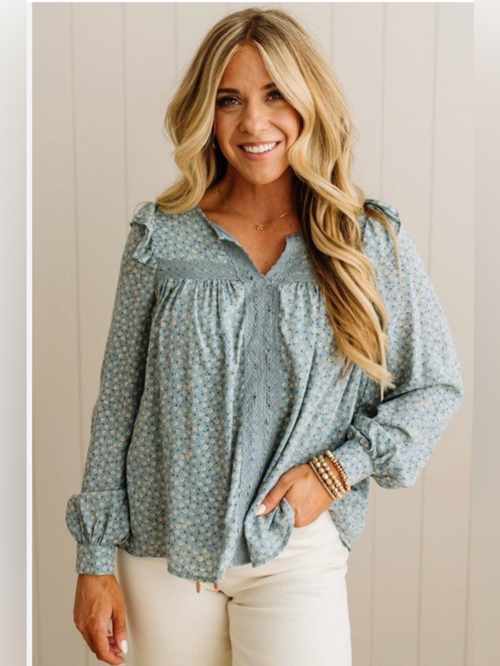 100. NWT IN LOOM Women’s Light Blue Floral Lace-Trim Blouse LARGE